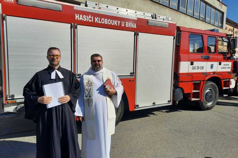 Žehnání hasičského auta